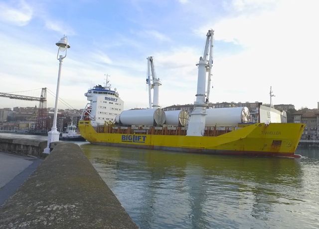Spaniards ship Hywind towers