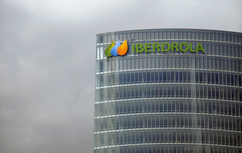 Iberdrola eyes UK, US networks investment drive Iberdrola signs €2.5bn sustainable credit deal