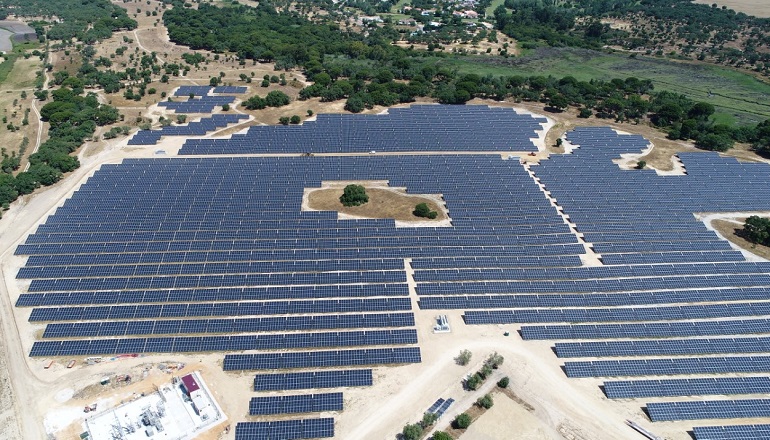Iberdrola toasts first Portuguese PV commissioning Iberdrola toasts first Portuguese PV commissioning
