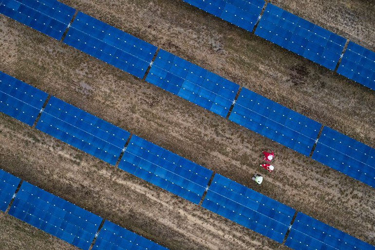 Shell snaps up Spanish solar Shell snaps up Spanish solar