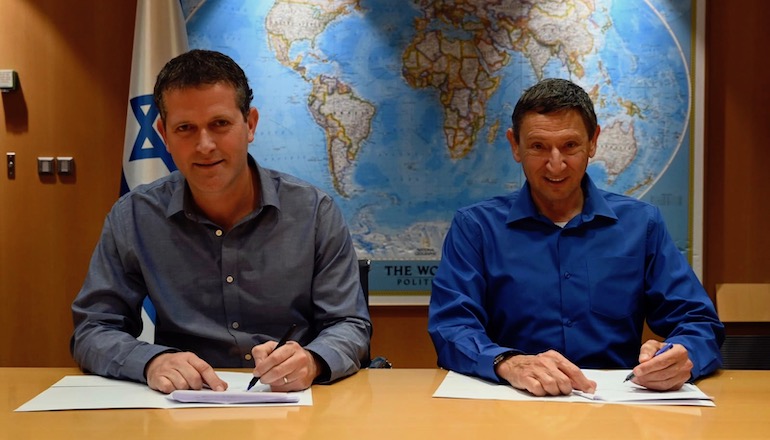 Israel agrees northern wind plan