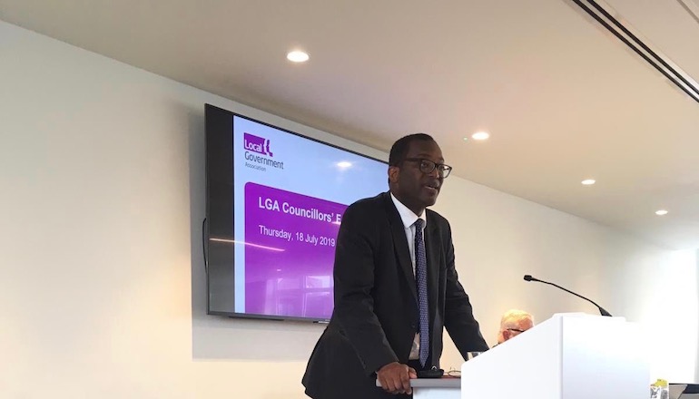 UK Energy Minister hails floating wind UK government urged to back onshore wind