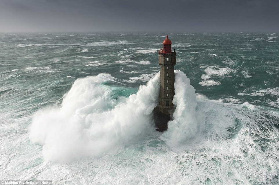 French lighthouse to aid offshore turbine design