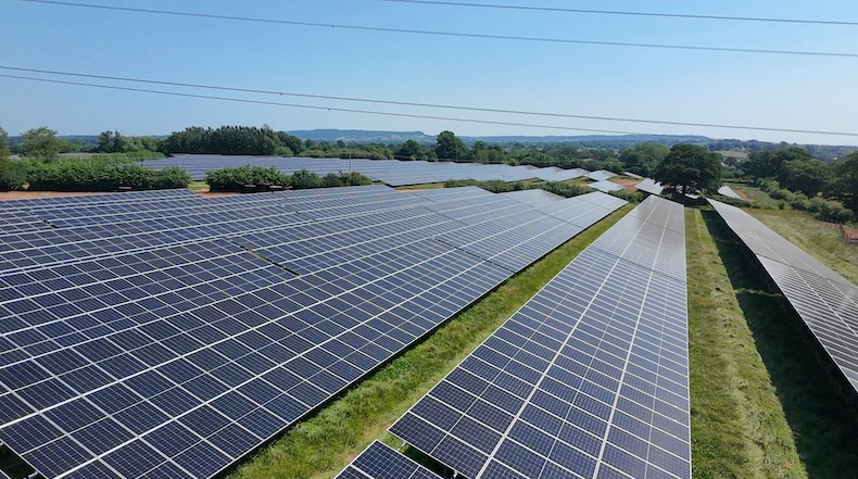RWE powers up first UK solar farm RWE powers up first UK solar farm