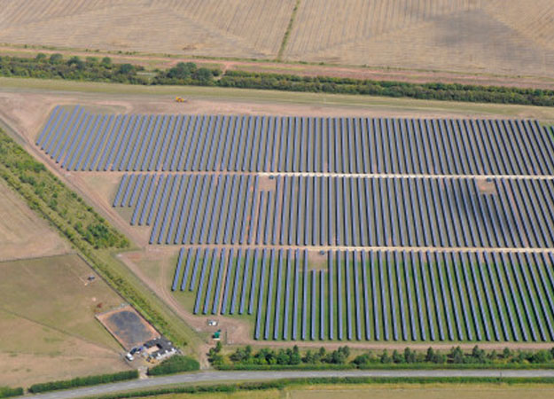 Lightsource BP flush for Spanish PV cluster Lightsource BP flush for Spanish PV cluster