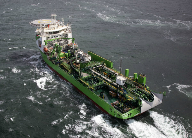 Living Stone set for Hornsea 1 bow
