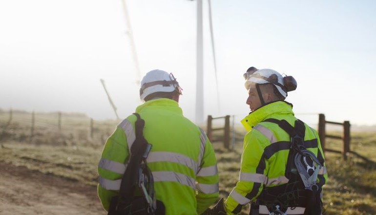 Macquarie raises $3bn for energy transition fund Macquarie raises $3bn for energy transition fund