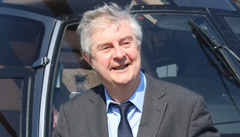 Welsh leader visits Gwynt y Mor