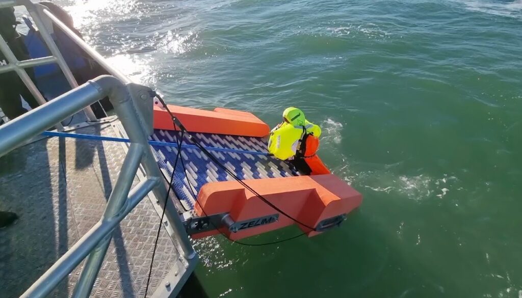Vattenfall demonstrates new sea rescue system Vattenfall demonstrates new sea rescue system