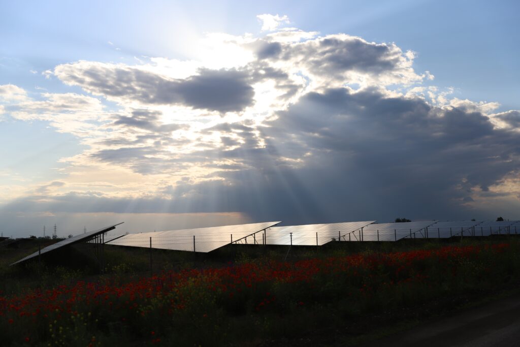 Keppel forms wind, solar JV with MET Group Hungary project researches aggregator software