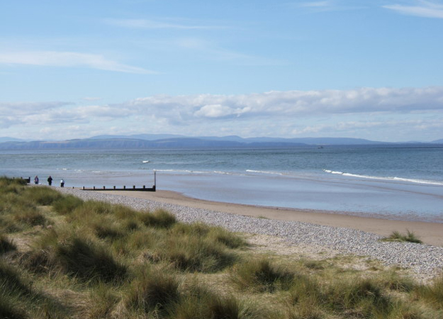 China wades into Scottish waters