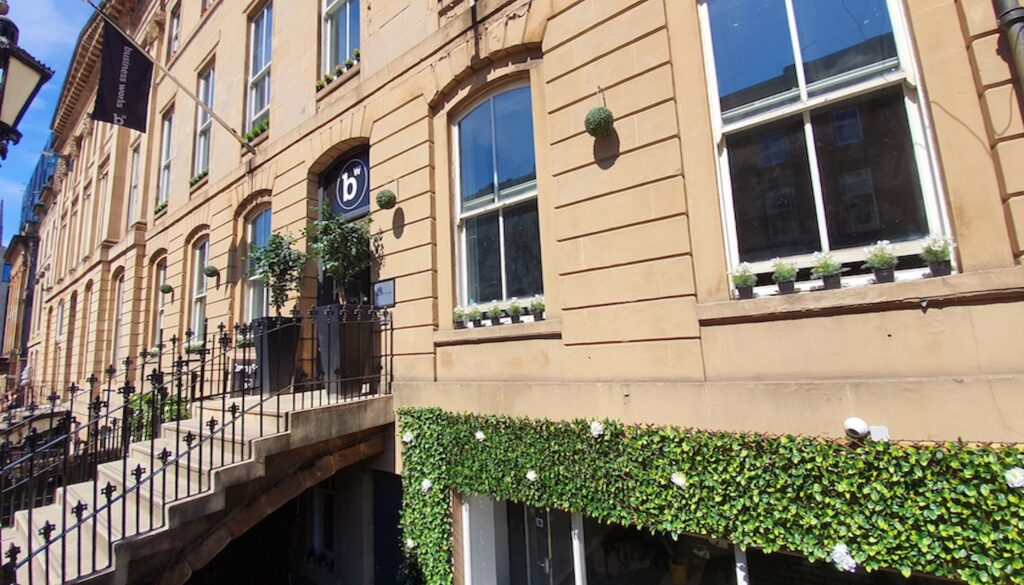 Manor opens office in Glasgow Manor opens office in Glasgow