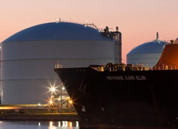 Oil pledges $1bn green cash