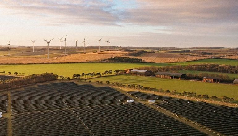 Britain sets new wind generation record
