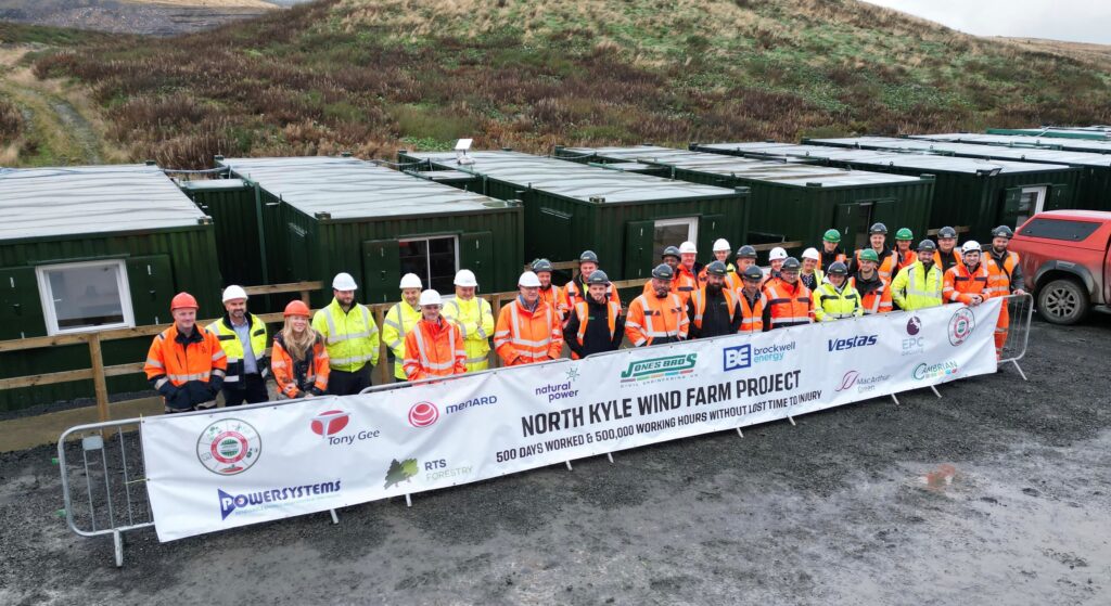 North Kyle wind farm celebrates safe campaign North Kyle wind farm celebrates safe campaign
