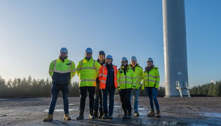 Turbine installation starts at Mill Rig