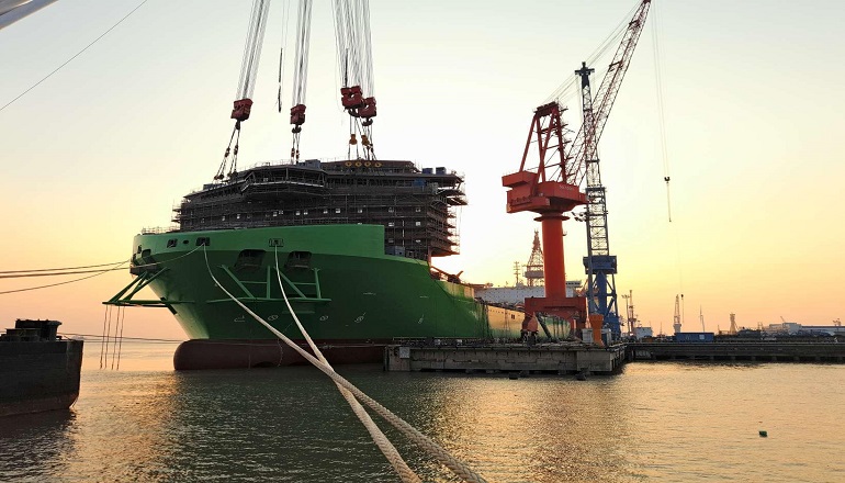 The 2000 tonne deckhouse has been lifted and installed on DEME's offshore installation vessel Orion