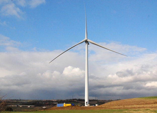 Poll reveals strong public backing for renewables Council backs UK wind farm lifespan extension