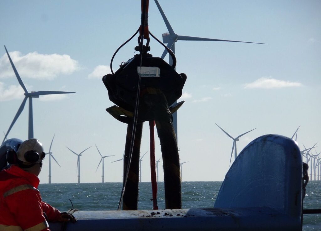 Pharos grabs Walney cable