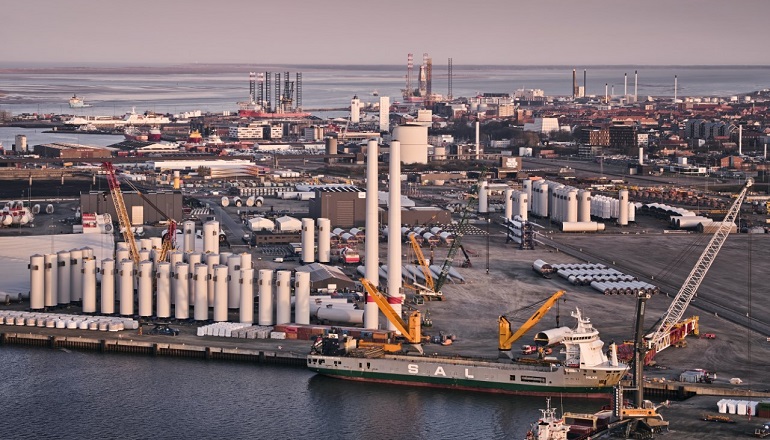 Port Esbjerg deploys ‘digital twin’ to capture offshore growth Heavy load deck carrier