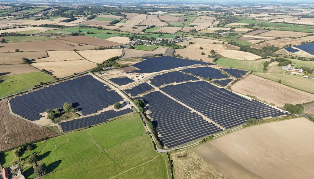 Atrato opens 55MW solar farm in Yorkshire Atrato opens 55MW solar farm in Yorkshire
