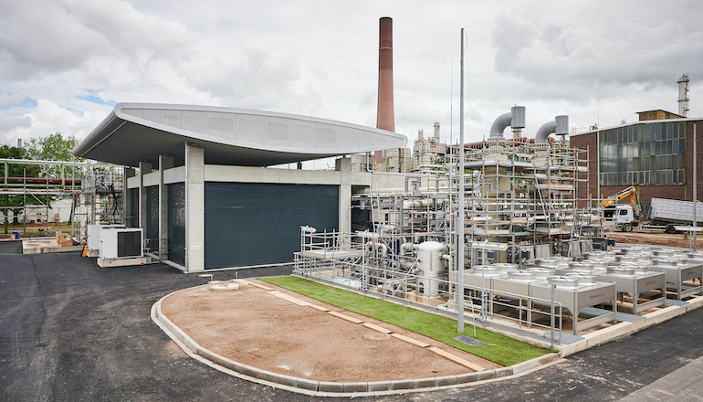 Shell starts green hydrogen production in Germany
