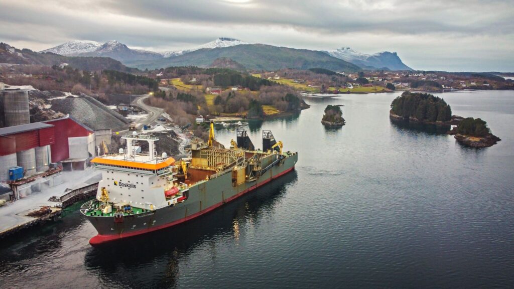 Boskalis completes scour job for EA3 Boskalis completes scour job for EA3