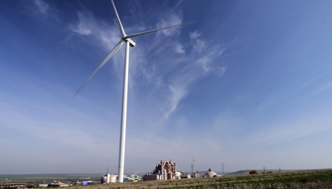 Romanian wind farm powers up Romanian wind farm powers up
