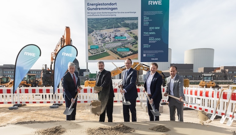 RWE starts work on Germany’s biggest battery RWE starts work on Germany's biggest battery