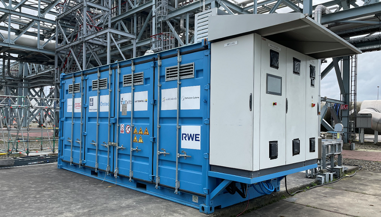 Dutch tech outfit installs first battery-electrolyser