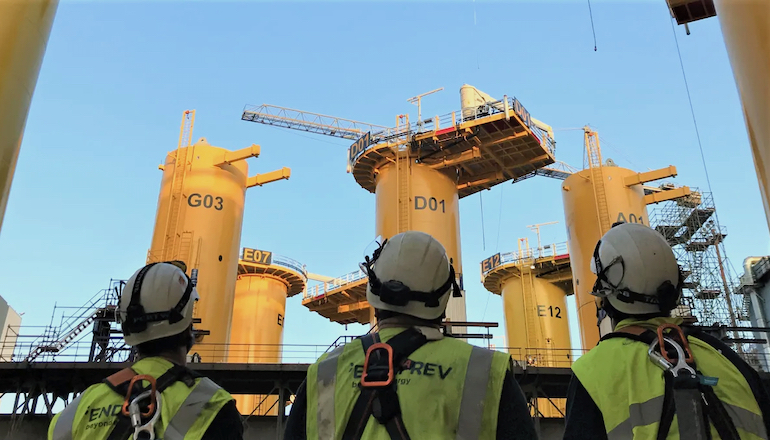 French crew completes Saint-Nazaire installation test French crew completes Saint-Nazaire installation test