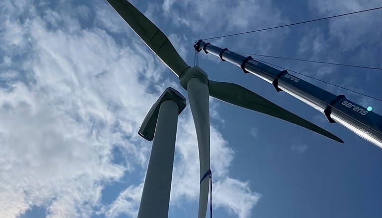 Sarens keeps Scottish wind farm ticking over Sarens keeps Scottish wind farm ticking over