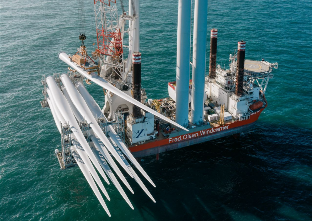 RWE installs CO₂‑reduced steel tower at Thor