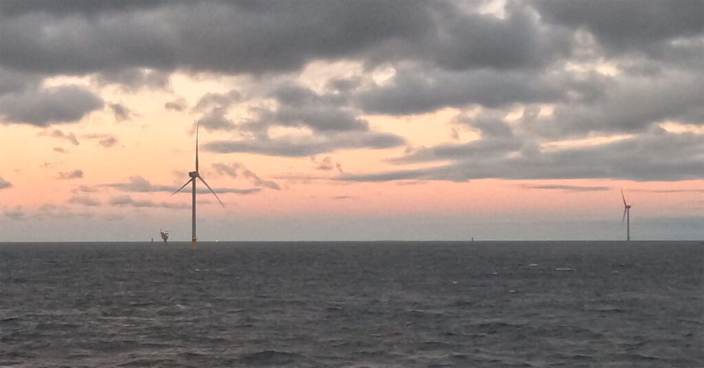 Final turbine goes up at South Fork