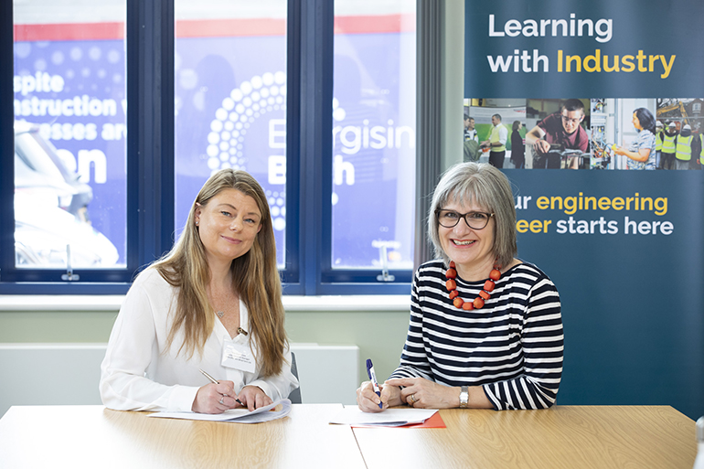 Sofia signs MOU with UK university Sofia signs MOU with UK university
