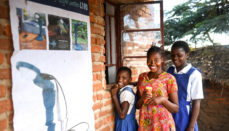 Statkraft pledges £2m to SolarAid Statkraft pledges £2m to SolarAid