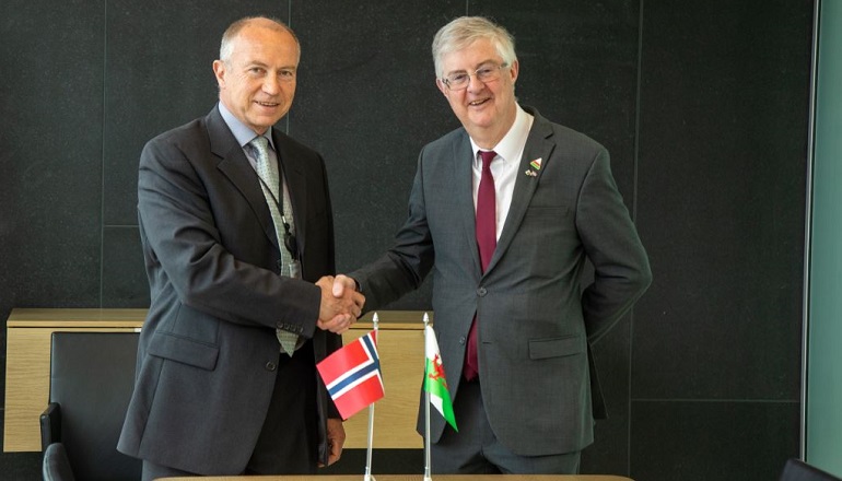 Welsh leader pays visit to Statkraft Welsh leader pays visit to Statkraft