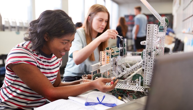 Ocean Winds boosts STEM programme Ocean Winds boosts STEM programme