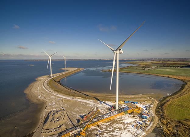 Vestas trio grace Lindo port