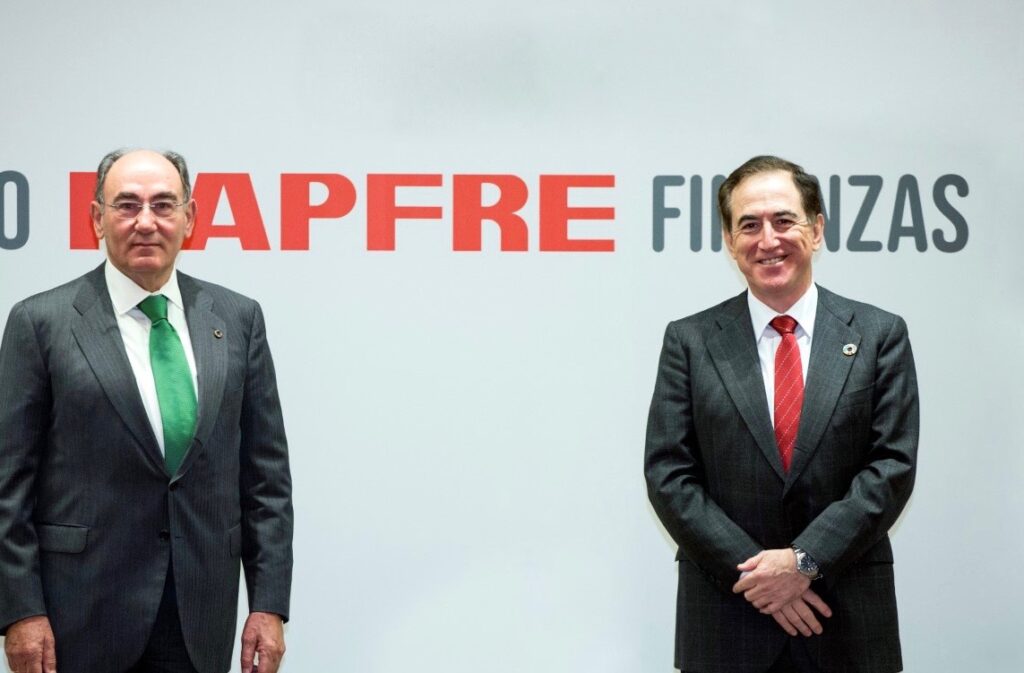 Iberdrola forges Spanish investment pact with insurer Iberdrola forges Spanish investment pact with insurer
