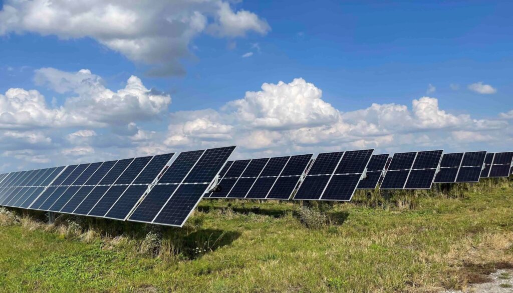 Invenergy powers up US solar site Invenergy powers up US solar site