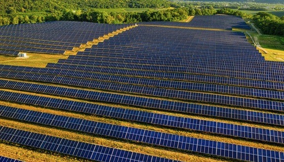 R Power sells minority stake in PV projects