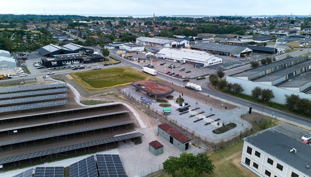 Better Energy welcomes experts to solar test centre Better Energy welcomes experts to solar test centre