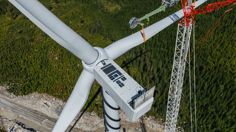 All 22 turbines installed at Swedish wind farm All 22 turbines installed at Swedish wind farm