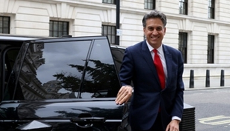 Miliband makes renewables growth a priority Miliband makes renewables growth a priority