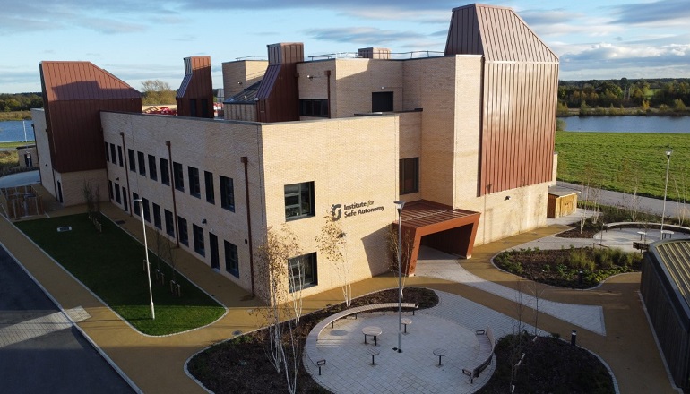 UK university to explore use of robotics in solar O&M UK university to explore use of robotics in solar O&M