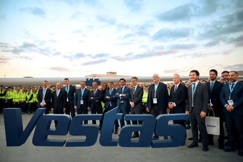 Vestas opens Italian blade factory Vestas opens Italian blade factory