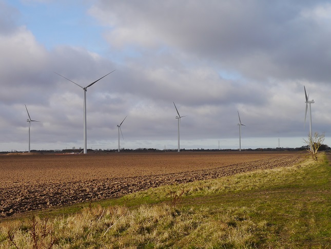 RE lowers UK power prices