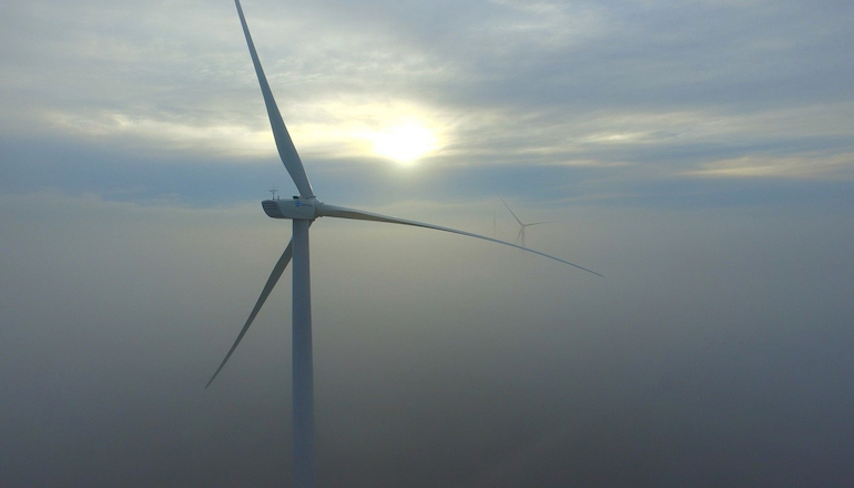 Envision unveils giant 10MW onshore turbine Envision Energy has commissioned the 50MW Vientos Del Secano wind farm in the Buenos Aires province of Argentina featuring 20 of the company's EN110 2.5MW turbines