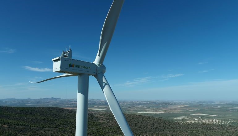 Iberdrola signs 10-year wind deal with Renfe Iberdrola signs 10-year wind deal with Renfe